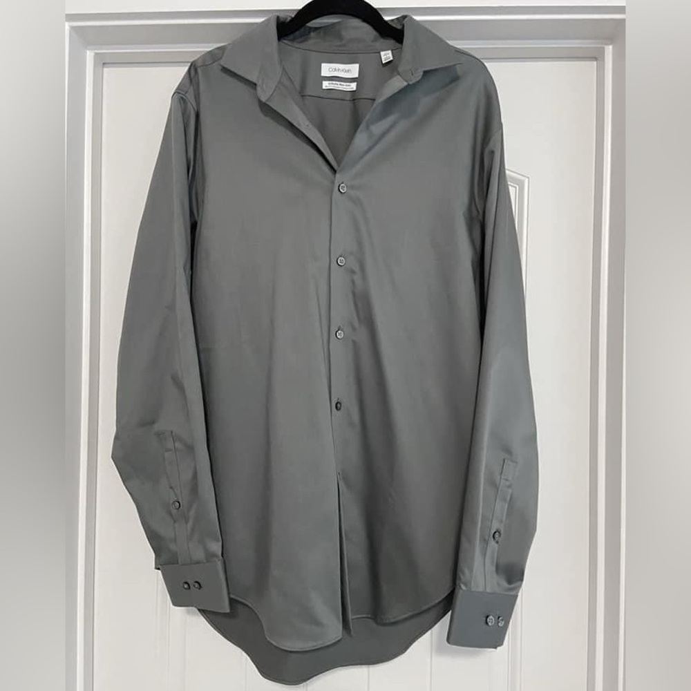 NWOT Calvin Klein Infinite Non Iron